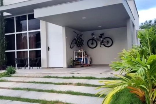 Fachada de casa de condomínio para alugar com 3 quartos, 195m² em Caxito Pequeno, Maricá