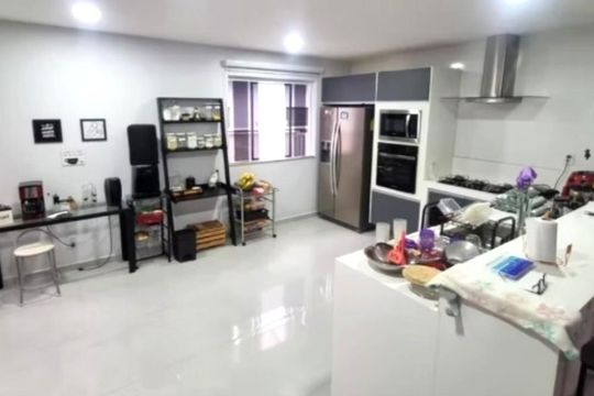 Cozinha de casa de condomínio para alugar com 3 quartos, 195m² em Caxito Pequeno, Maricá