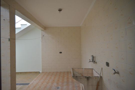Área de Serviço de casa para alugar com 3 quartos, 290m² em Bangú, Santo André