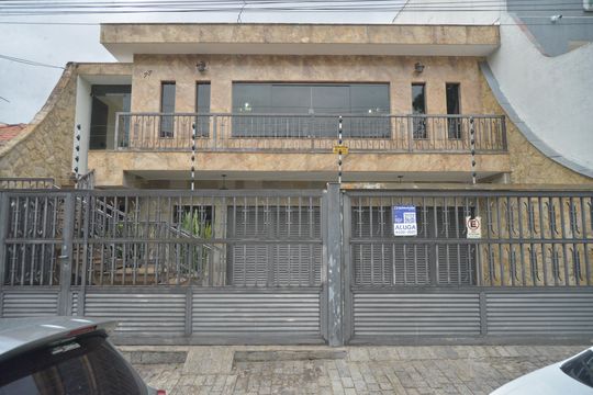 Fachada de casa para alugar com 3 quartos, 290m² em Bangú, Santo André