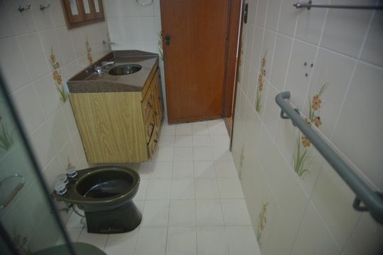 Banheiro da Suite de casa para alugar com 3 quartos, 290m² em Bangú, Santo André