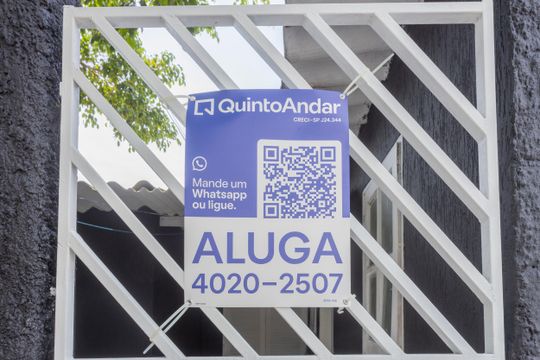 Placa  de kitnet/studio para alugar com 1 quarto, 38m² em Interlagos, São Paulo