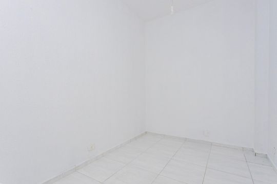 Sala/Quarto de kitnet/studio para alugar com 1 quarto, 38m² em Interlagos, São Paulo