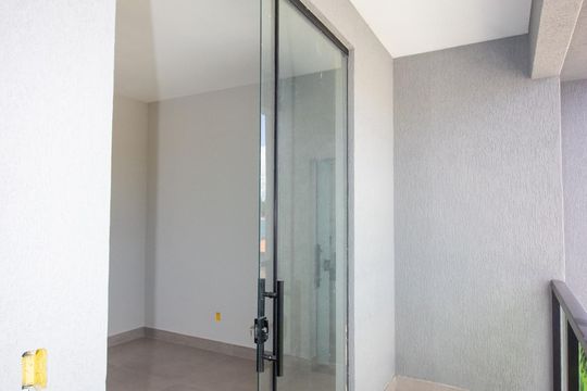 Varanda do Quarto Suíte de casa à venda com 3 quartos, 198m² em Parque Maracana, Contagem