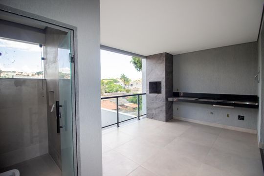 Área gourmet de casa à venda com 3 quartos, 198m² em Parque Maracana, Contagem