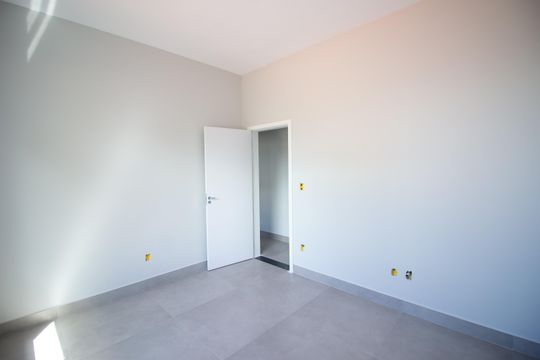 Quarto 2 de casa à venda com 3 quartos, 198m² em Parque Maracana, Contagem