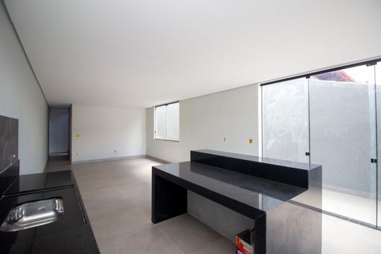Cozinha e Área de Serviço de casa à venda com 3 quartos, 198m² em Parque Maracana, Contagem