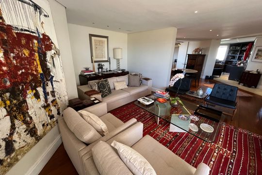 Sala de TV de apartamento à venda com 4 quartos, 423m² em Vila Suzana, São Paulo