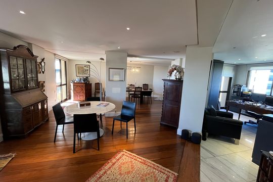Sala de Jantar de apartamento à venda com 4 quartos, 423m² em Vila Suzana, São Paulo