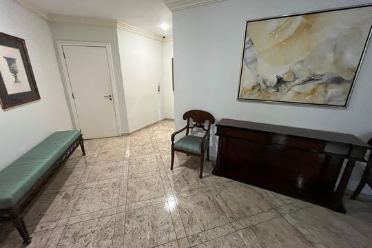 Hall de entrada de apartamento à venda com 4 quartos, 423m² em Vila Suzana, São Paulo