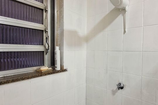 Banheiro de apartamento para alugar com 3 quartos, 145m² em Icaraí, Niterói