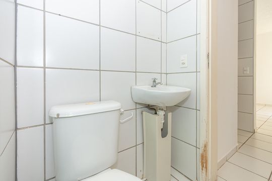 Banheiro de apartamento para alugar com 2 quartos, 54m² em Loteamento Jardim das Estâncias, Sumaré