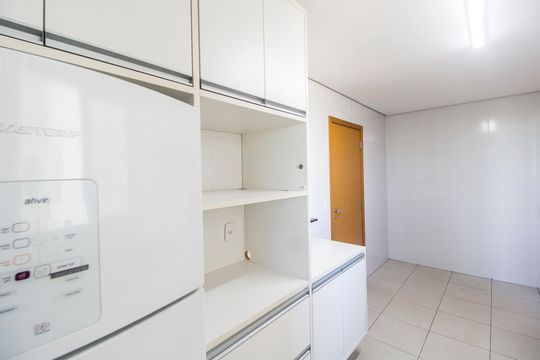 Cozinha de apartamento para alugar com 4 quartos, 123m² em Alphaville, Santana de Parnaíba
