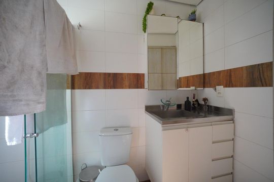Banheiro da Suíte de apartamento para alugar com 1 quarto, 80m² em Ponta de Baixo, São José
