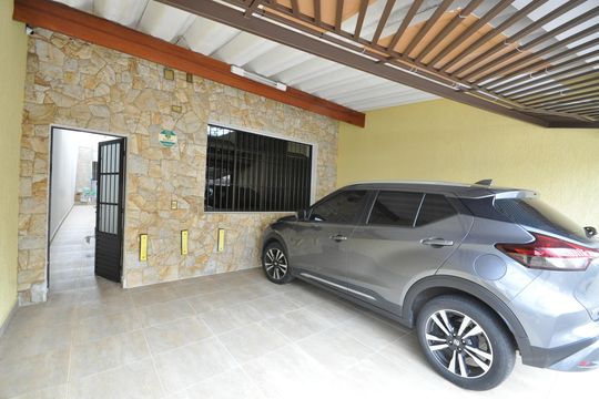 Garagem de casa à venda com 3 quartos, 122m² em Vila Guilherme, São Paulo