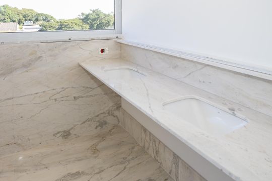 Banheiro da Suíte 1 de apartamento à venda com 3 quartos, 220m² em Lapa, São Paulo