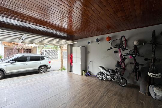 Garagem de casa à venda com 3 quartos, 240m² em Anchieta, São Bernardo do Campo