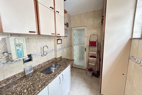 Cozinha de apartamento à venda com 2 quartos, 58m² em Jardim Sulacap, Rio de Janeiro