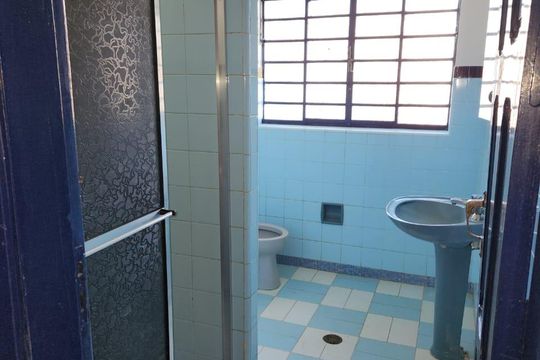 Banheiro de casa para alugar com 3 quartos, 170m² em Vila Chica Luisa, São Paulo