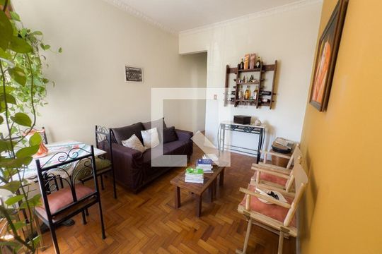 Sala de apartamento para alugar com 3 quartos, 70m² em Olaria, Rio de Janeiro
