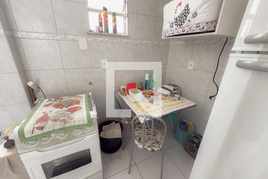 Cozinha de apartamento para alugar com 3 quartos, 70m² em Olaria, Rio de Janeiro