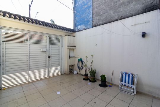 Garagem de casa à venda com 3 quartos, 246m² em Vila Romano, São Paulo