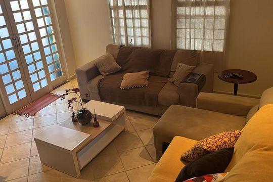 Sala de casa para alugar com 4 quartos, 217m² em Jardim Garcia, Campinas