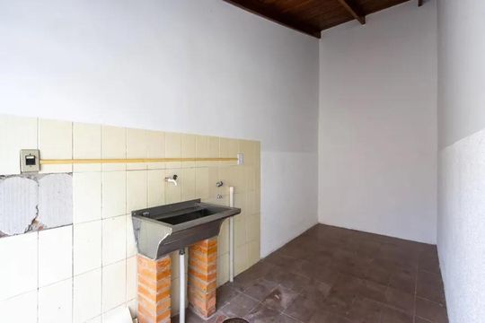 Área de serviço de casa à venda com 4 quartos, 230m² em Cavalhada, Porto Alegre