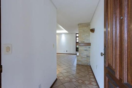 Casa à venda com 4 quartos, 230m² em Cavalhada, Porto Alegre