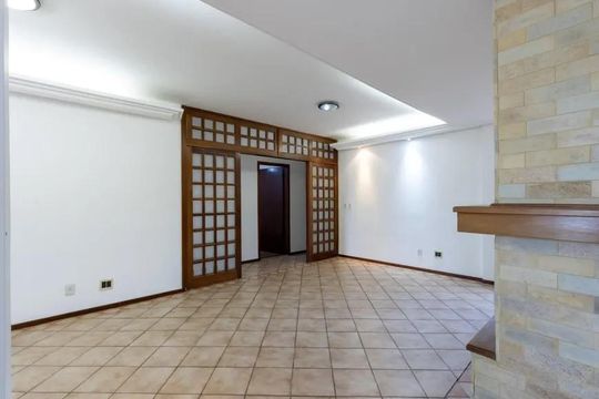 Sala de casa à venda com 4 quartos, 230m² em Cavalhada, Porto Alegre