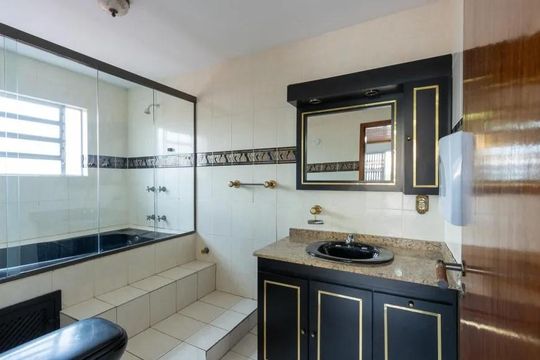 Banheiro da Suíte de casa à venda com 4 quartos, 230m² em Cavalhada, Porto Alegre