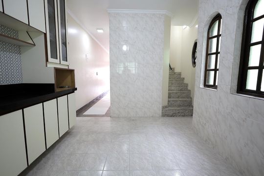 Cozinha de casa à venda com 3 quartos, 250m² em Jardim Monte Libano, Santo André