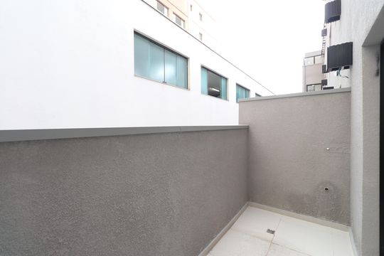 Varanda  de kitnet/studio para alugar com 1 quarto, 30m² em Vila Romana, São Paulo