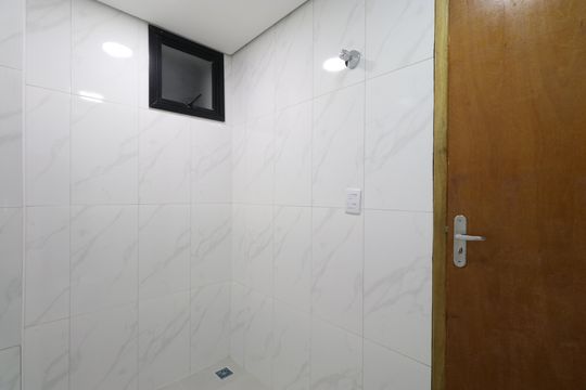 Banheiro  de kitnet/studio para alugar com 1 quarto, 30m² em Vila Romana, São Paulo