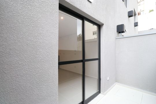 Varanda  de kitnet/studio para alugar com 1 quarto, 30m² em Vila Romana, São Paulo
