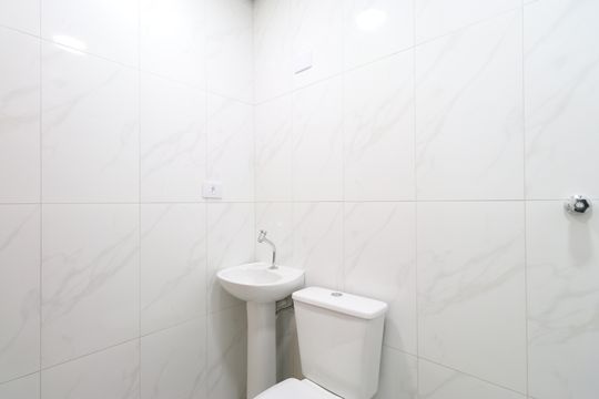 Banheiro  de kitnet/studio para alugar com 1 quarto, 40m² em Vila Romana, São Paulo
