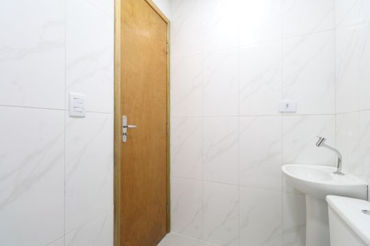 Banheiro  de kitnet/studio para alugar com 1 quarto, 40m² em Vila Romana, São Paulo
