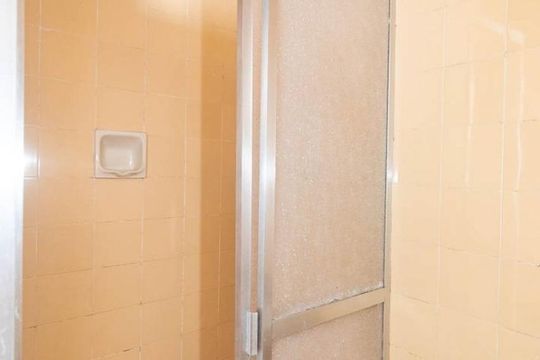 Banheiro de apartamento para alugar com 1 quarto, 30m² em Independência, Porto Alegre