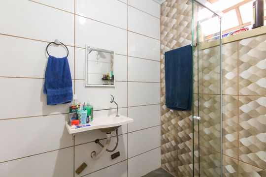 Banheiro de casa para alugar com 2 quartos, 70m² em Harmonia, Canoas