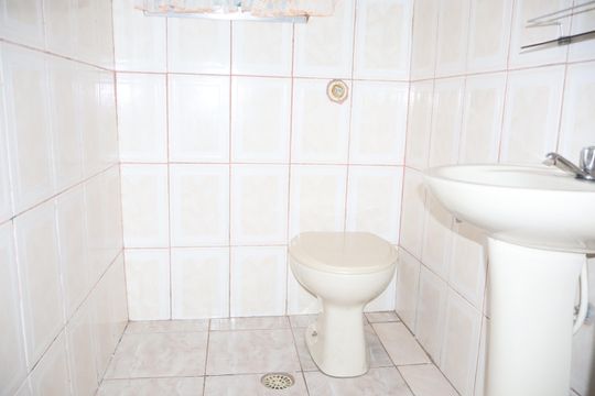 Banheiro de casa para alugar com 1 quarto, 60m² em Parque Boa Esperança, São Paulo