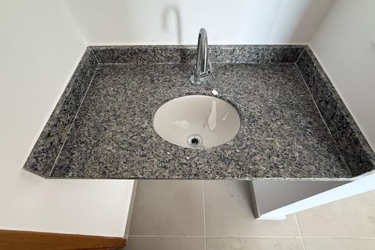 Banheiro Social de apartamento para alugar com 1 quarto, 55m² em Balneario Cidade Atlantica, Guarujá