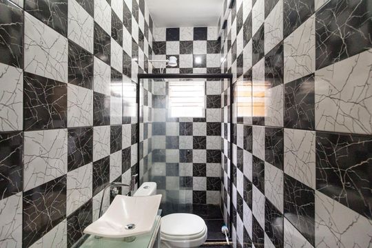 Banheiro de casa para alugar com 1 quarto, 60m² em Conceicao, Osasco