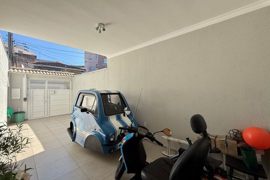 Garagem de casa à venda com 3 quartos, 101m² em Jardim Cidalia, São Paulo