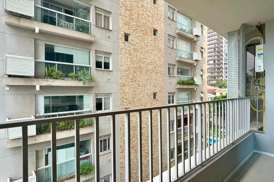 Varanda de kitnet/studio para alugar com 1 quarto, 31m² em Pinheiros, São Paulo