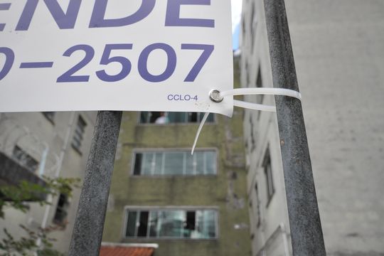 Placa de apartamento à venda com 3 quartos, 52m² em Vila Sabrina, São Paulo