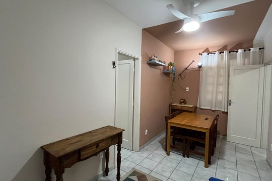 Sala de apartamento para alugar com 1 quarto, 37m² em Embaré, Santos