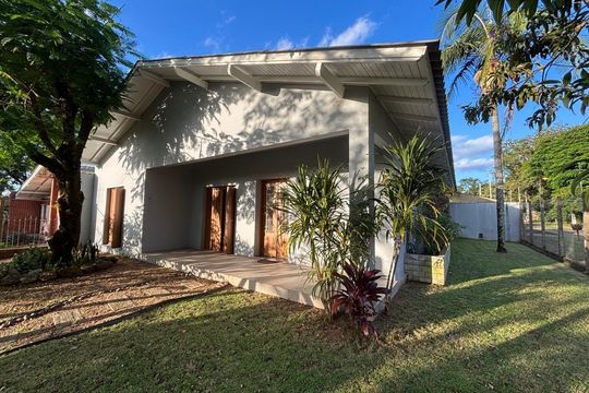 Casa para alugar com 3 quartos, 472m² em Padre Reus, São Leopoldo