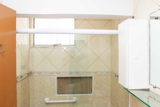 Banheiro de apartamento à venda com 1 quarto, 62m² em Centro, Diadema