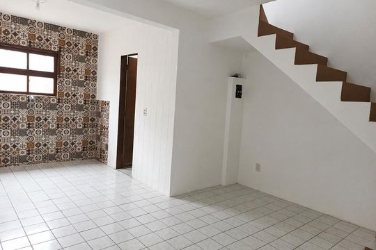 Casa para alugar com 3 quartos, 75m² em Vargem do Bom Jesus, Florianópolis