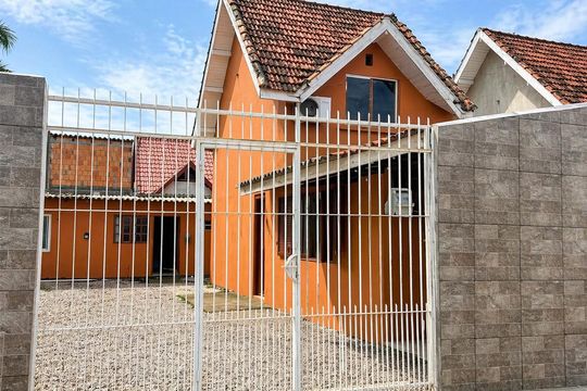 Fachada de casa para alugar com 3 quartos, 75m² em Vargem do Bom Jesus, Florianópolis